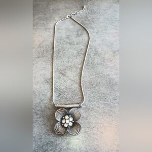 Big Flower Pendant Necklace